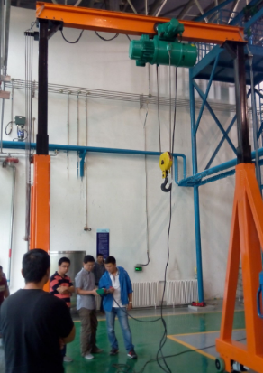 小型龍門吊的操作培訓(xùn)